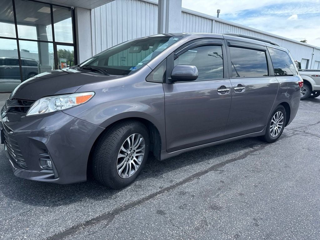 2020 Toyota Sienna XLE 8 Passenger