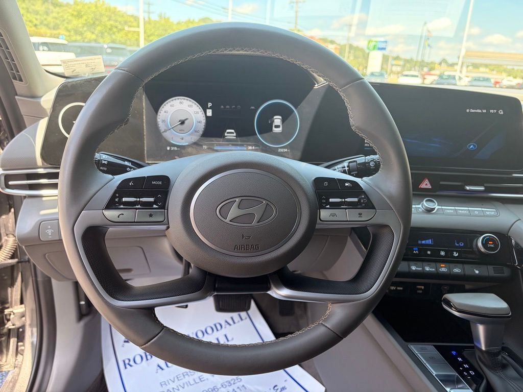 2024 Hyundai ELANTRA SEL