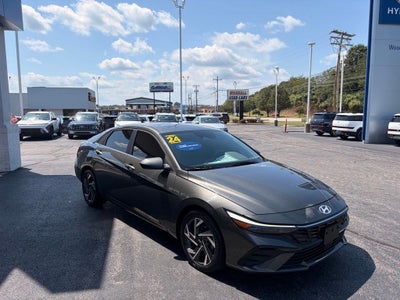 2024 Hyundai ELANTRA SEL