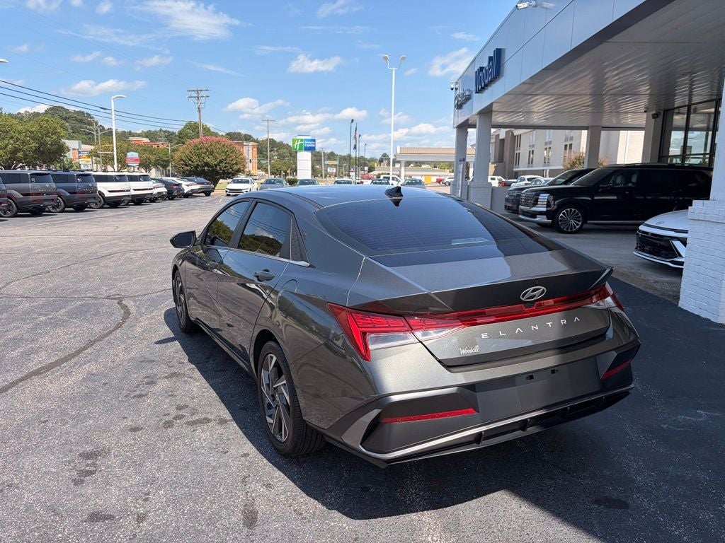 2024 Hyundai ELANTRA SEL