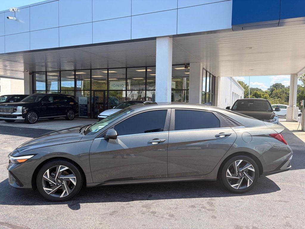 2024 Hyundai ELANTRA SEL