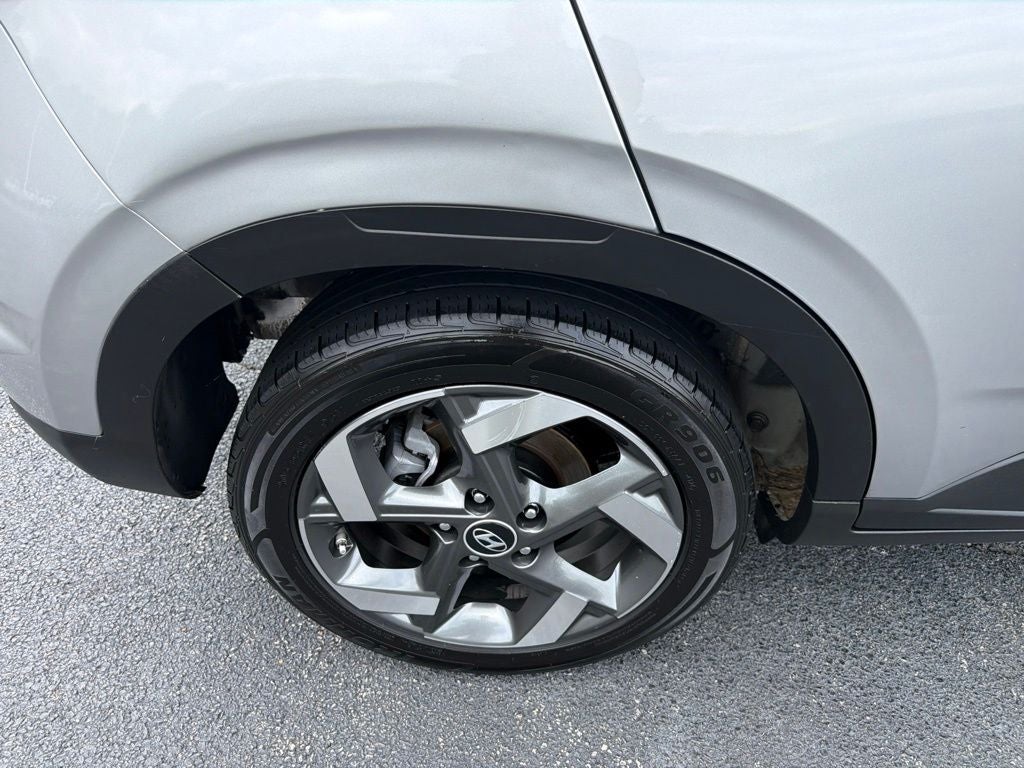 2023 Hyundai VENUE SEL