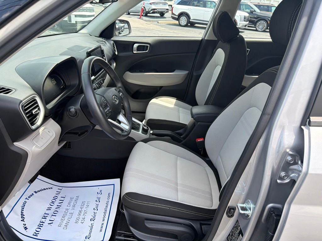 2025 Hyundai VENUE SEL